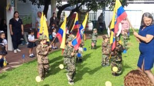 Lee más sobre el artículo 🇪🇨 ¡Corazones Tricolores! El Día del Civismo en Mi Pequeño Mundo
